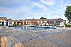 Americas Best Value Inn Lockhart