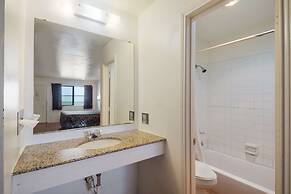 Americas Best Value Inn Lockhart