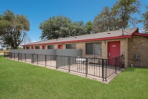 Americas Best Value Inn Lockhart