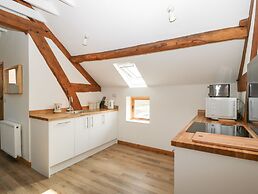Lower Venn Granary Apartment 2