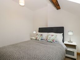 Lower Venn Granary Apartment 2
