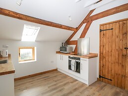 Lower Venn Granary Apartment 2