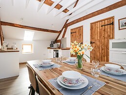 Lower Venn Granary Apartment 2