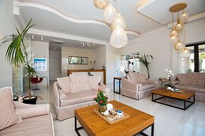 Airis Boutique & Suites