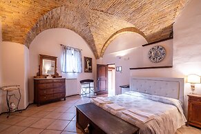 HOTEL TREVI