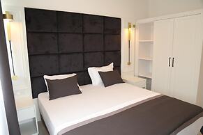 In Suit Luxury Hotel