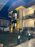 In Suit Luxury Hotel