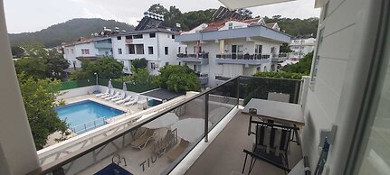 In Suit Luxury Hotel