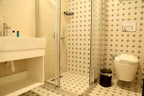 In Suit Luxury Hotel