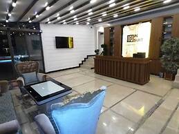 In Suit Luxury Hotel