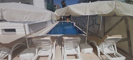 In Suit Luxury Hotel