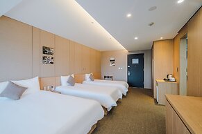 Hotel Bridge Seogwipo