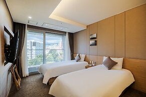 Hotel Bridge Seogwipo