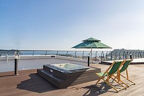 Hotel Bridge Seogwipo