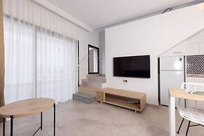 Esmeralda Cotillo Homes by LIVVO