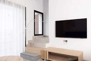 Esmeralda Cotillo Homes by LIVVO