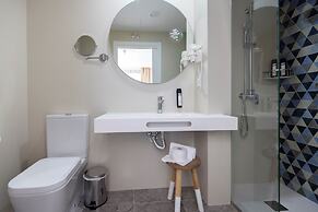 Esmeralda Cotillo Homes by LIVVO