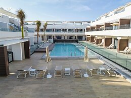 Esmeralda Cotillo Homes by LIVVO