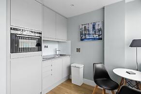 Luxurious ONE Bedroom Apartment IN Bond Street