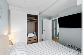 Luxurious ONE Bedroom Apartment IN Bond Street