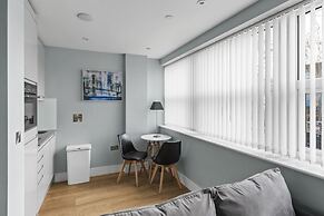 Luxurious ONE Bedroom Apartment IN Bond Street