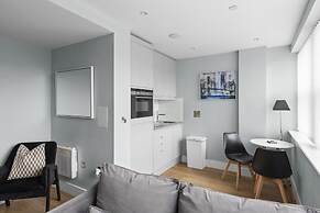 Luxurious ONE Bedroom Apartment IN Bond Street