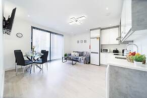 Livestay - Luxury 2bed Apartment With Free Parking