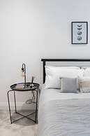 Livestay - Luxury 2bed Apartment With Free Parking