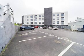 Livestay - Luxury 2bed Apartment With Free Parking