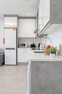 Livestay - Luxury 2bed Apartment With Free Parking