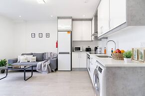 Livestay - Luxury 2bed Apartment With Free Parking