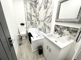 Osborne Luxury Hot Tub and Jacuzzi Suites