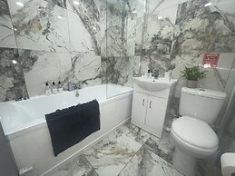 Osborne Luxury Hot Tub and Jacuzzi Suites