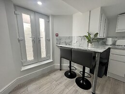 Osborne Luxury Hot Tub and Jacuzzi Suites