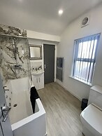 Osborne Luxury Hot Tub and Jacuzzi Suites