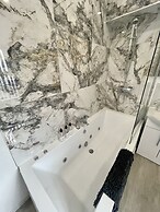 Osborne Luxury Hot Tub and Jacuzzi Suites