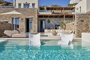 Ios Grand Pool Suites