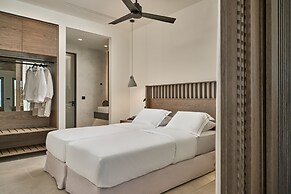 Ios Grand Pool Suites