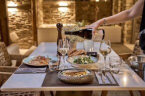 Ios Grand Pool Suites