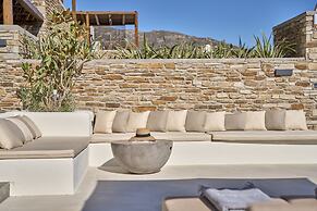 Ios Grand Pool Suites