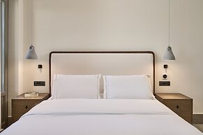 Ios Grand Pool Suites