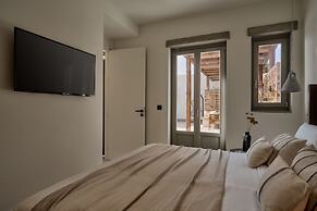 Ios Grand Pool Suites