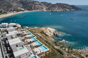 Ios Grand Pool Suites