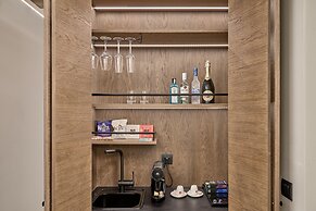 Ios Grand Pool Suites