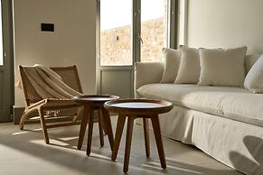 Ios Grand Pool Suites