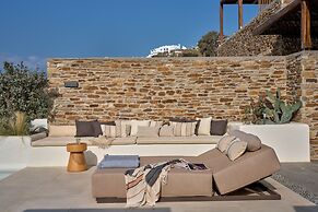 Ios Grand Pool Suites