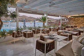 Ios Grand Pool Suites