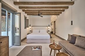 Ios Grand Pool Suites