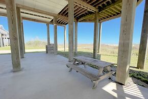 Beaches Be Trippin' 4 Bedroom Home by RedAwning