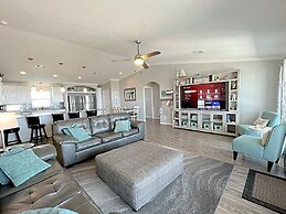 Beaches Be Trippin' 4 Bedroom Home by RedAwning